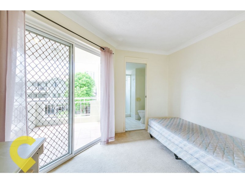 8/9 Durham Street, St Lucia QLD 4067