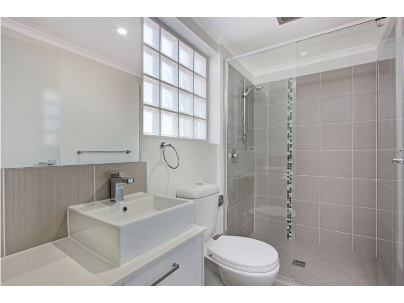 2/17 Hows Road, Nundah QLD 4012