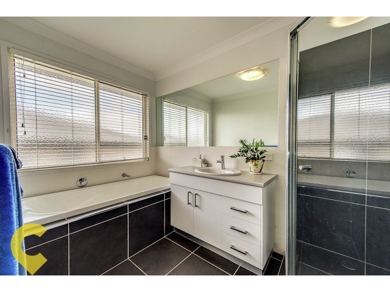 1 Tristania Road, Kenmore QLD 4069
