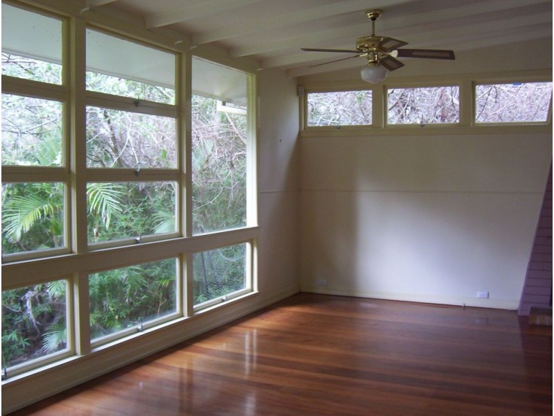 9 Pullenvale Road, Pullenvale QLD 4069