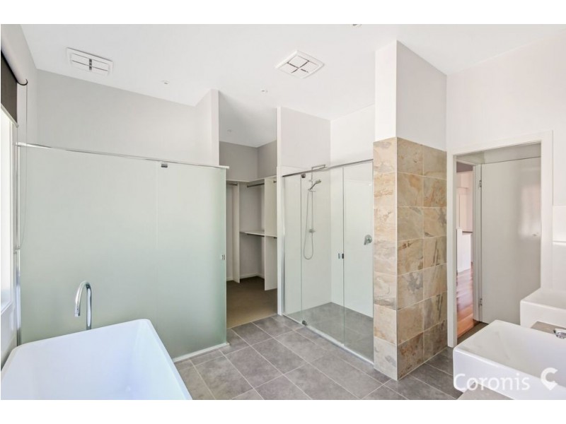 4 Carissa Place, Chapel Hill QLD 4069