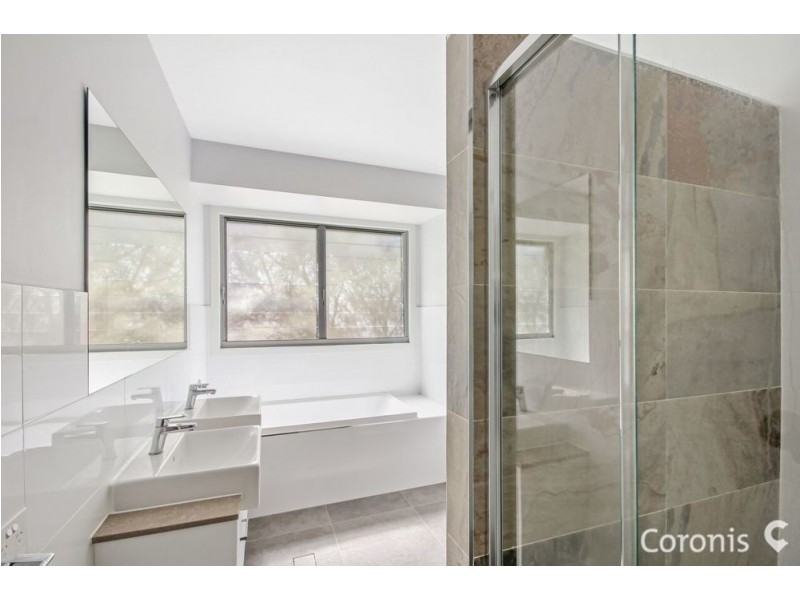 4 Carissa Place, Chapel Hill QLD 4069