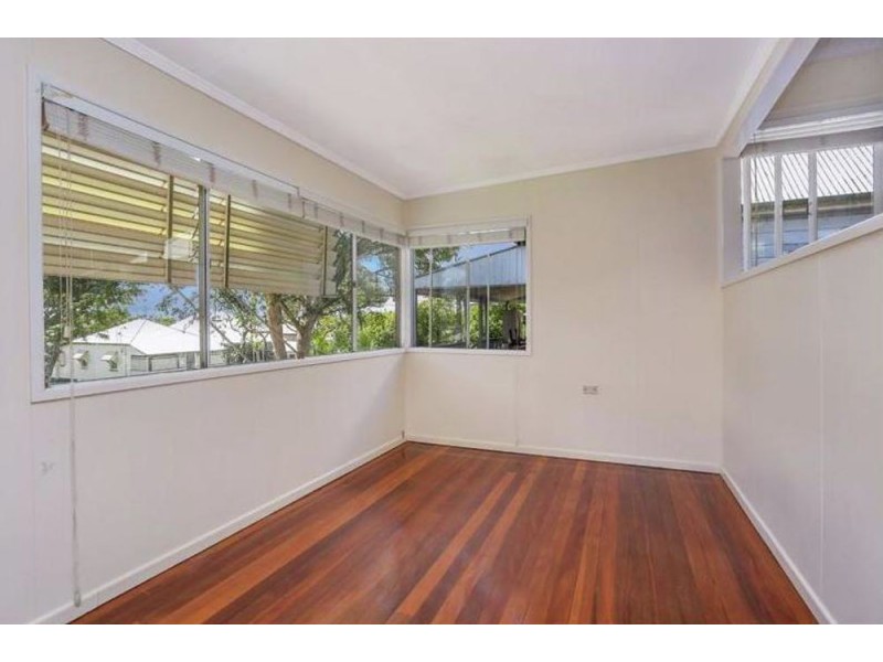 45 Wooloowin Avenue, Wooloowin QLD 4030