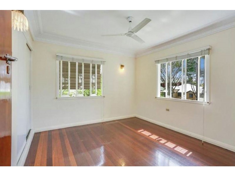 45 Wooloowin Avenue, Wooloowin QLD 4030