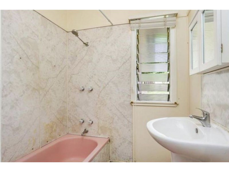 45 Wooloowin Avenue, Wooloowin QLD 4030