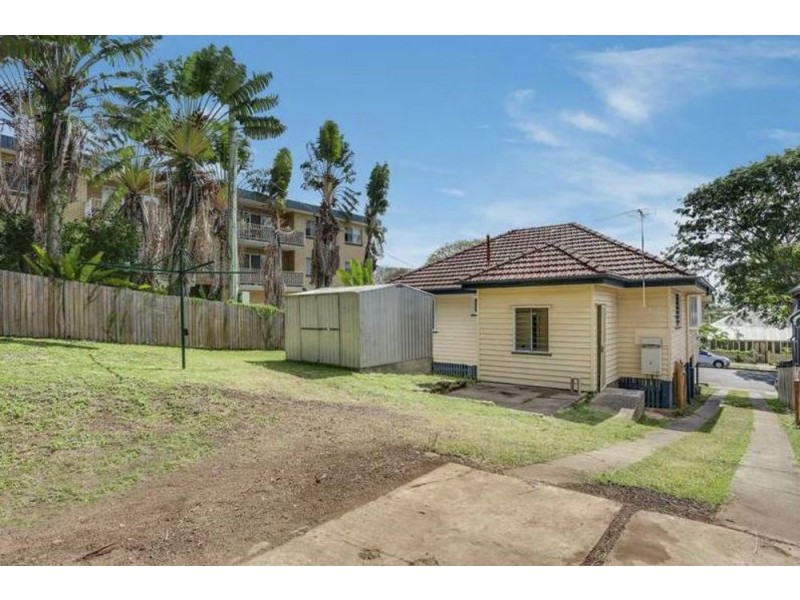 45 Wooloowin Avenue, Wooloowin QLD 4030