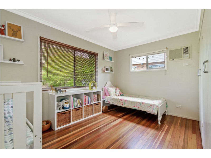 8 Wirlpana Avenue, Ferny Hills QLD 4055