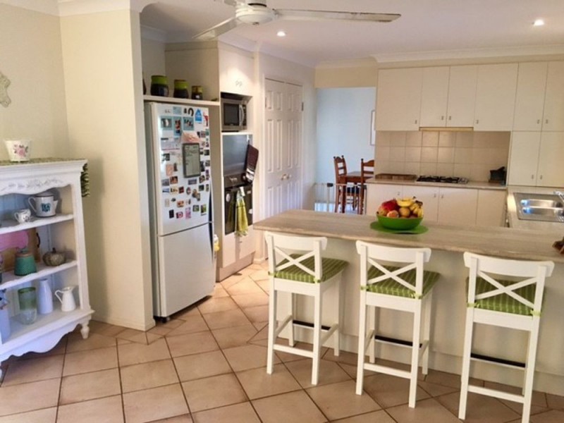 7 McConnell Cres, Brookfield QLD 4069