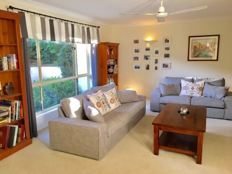 7 McConnell Cres, Brookfield QLD 4069