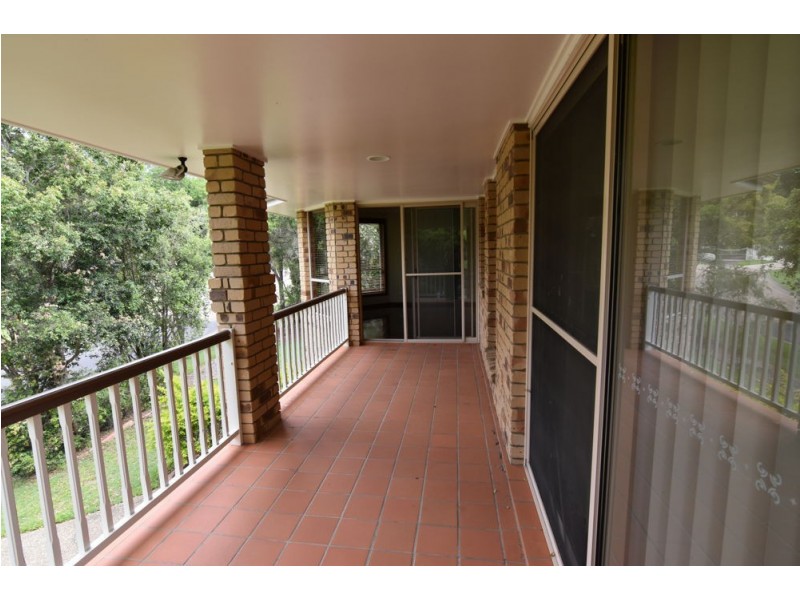 13 Taralye Place, Chapel Hill QLD 4069