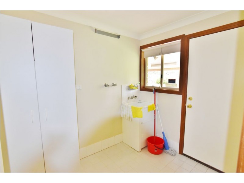 13 Taralye Place, Chapel Hill QLD 4069