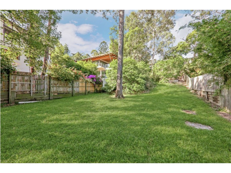 15 Tyne Street, Taringa QLD 4068
