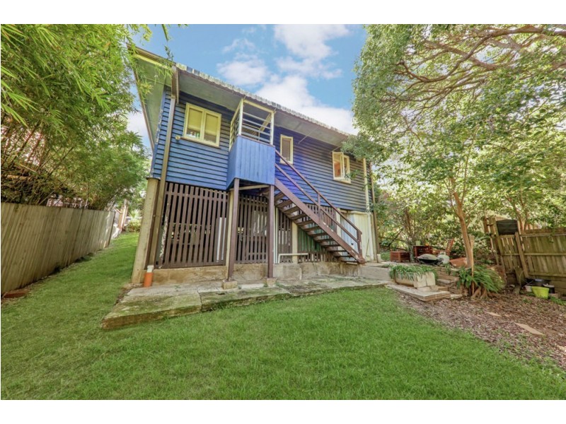 15 Tyne Street, Taringa QLD 4068