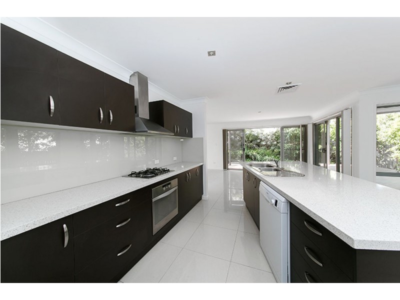 5 Lomandra Place, Chapel Hill QLD 4069
