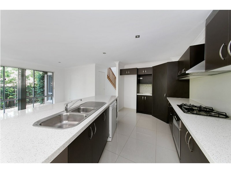 5 Lomandra Place, Chapel Hill QLD 4069