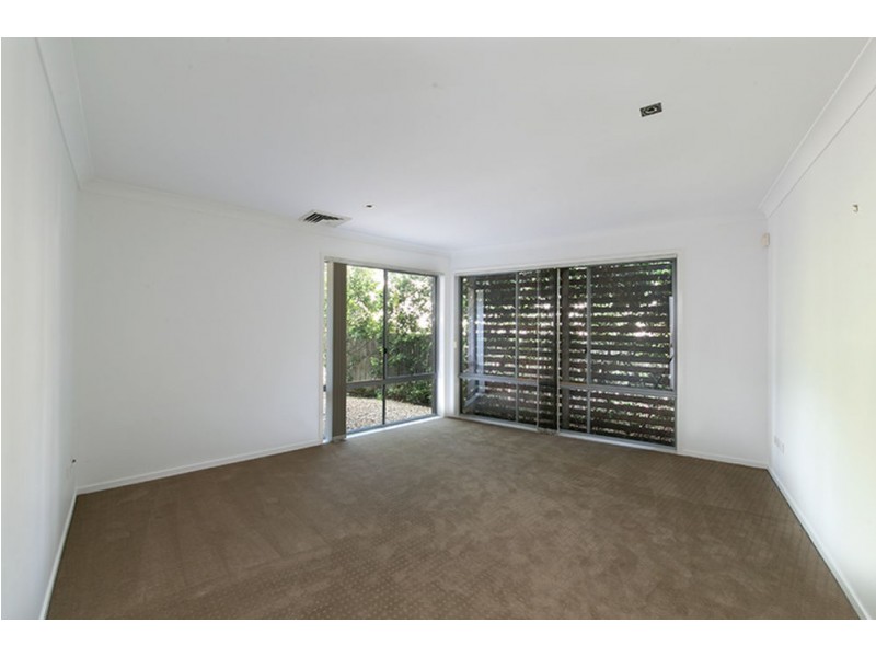 5 Lomandra Place, Chapel Hill QLD 4069