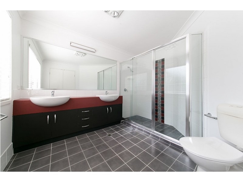 5 Lomandra Place, Chapel Hill QLD 4069