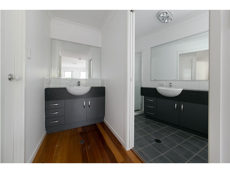 5 Lomandra Place, Chapel Hill QLD 4069
