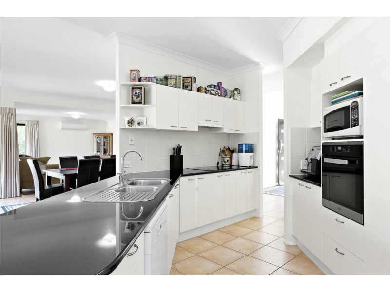 35 Castlereagh Place, Anstead QLD 4070