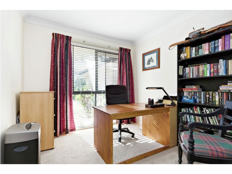 35 Castlereagh Place, Anstead QLD 4070