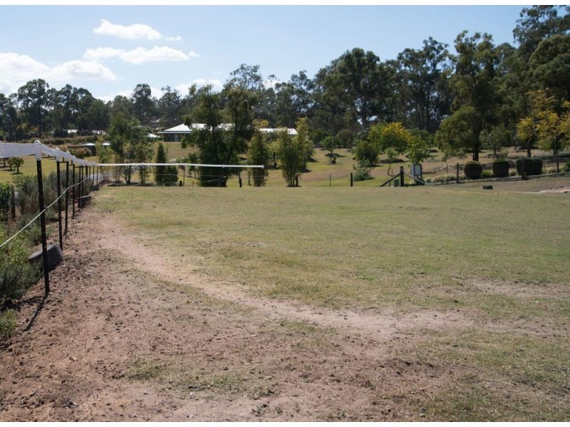 35 Castlereagh Place, Anstead QLD 4070