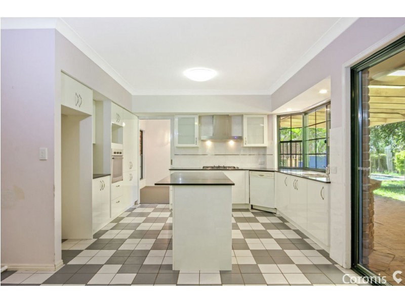4 Taralye Place, Chapel Hill QLD 4069