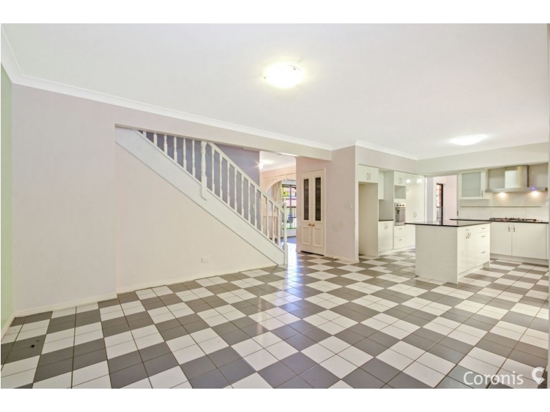 4 Taralye Place, Chapel Hill QLD 4069