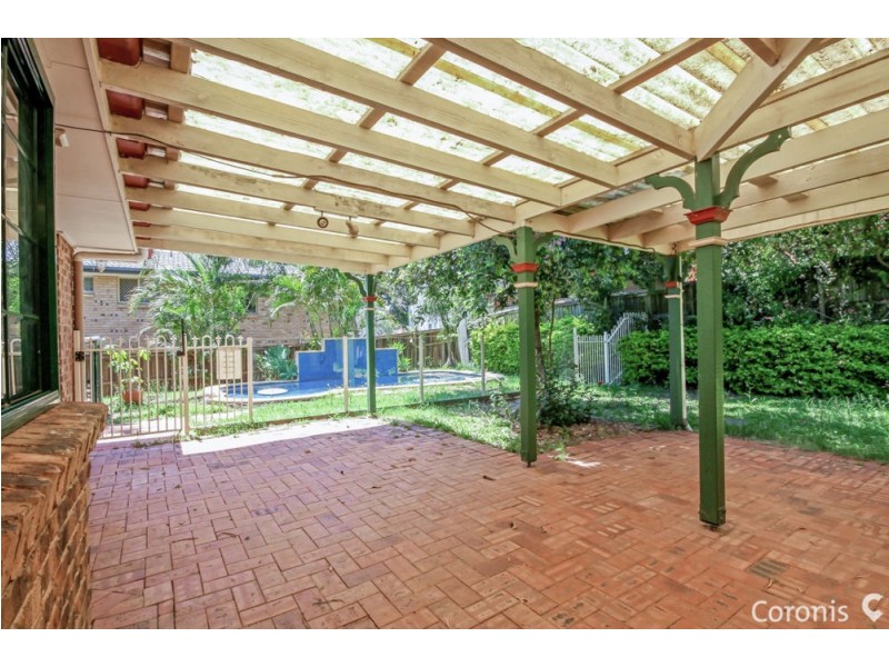 4 Taralye Place, Chapel Hill QLD 4069
