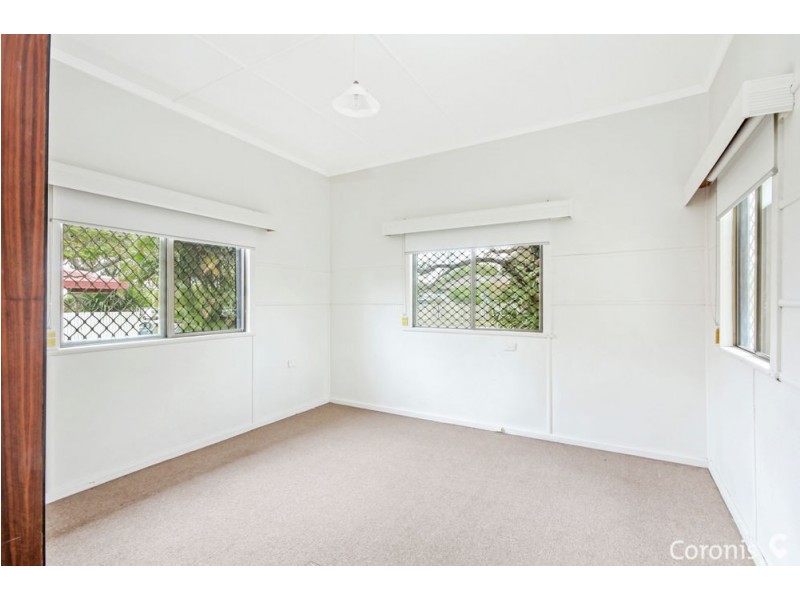 4 Bowman Road, Caloundra QLD 4551