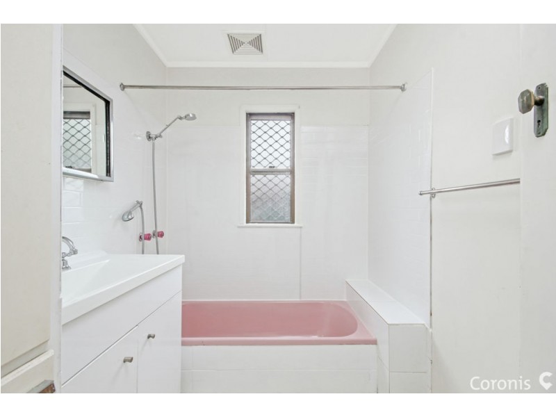 4 Bowman Road, Caloundra QLD 4551