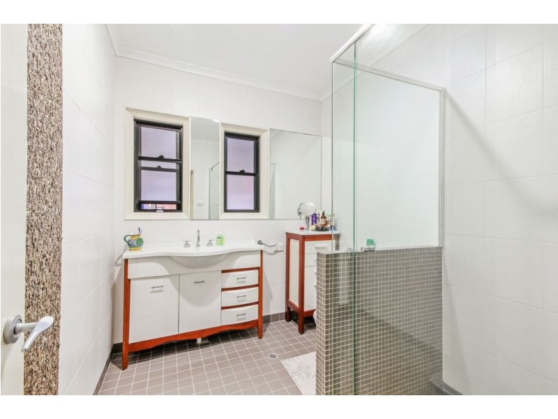 124 Marshall Road, Holland Park West QLD 4121