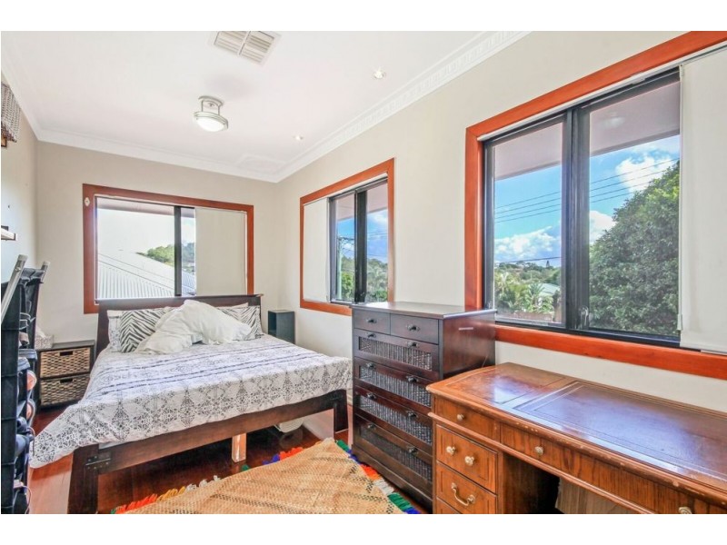 124 Marshall Road, Holland Park West QLD 4121