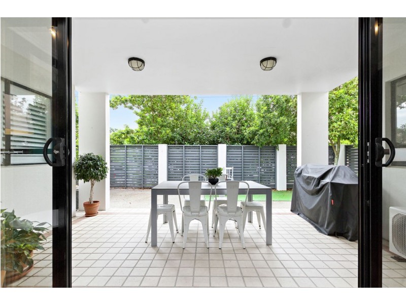 2/4 Explorer Street, Toowong QLD 4066