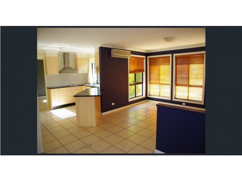 19 Treetop Close, Chapel Hill QLD 4069
