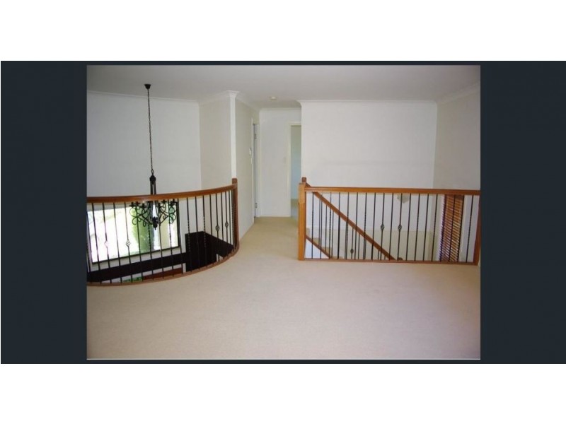 19 Treetop Close, Chapel Hill QLD 4069
