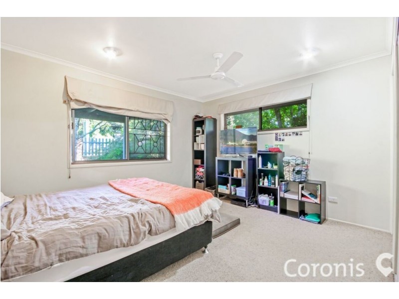 15 Chantilly Street, Chapel Hill QLD 4069