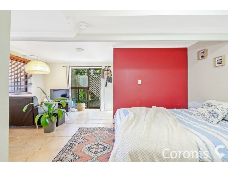 15 Chantilly Street, Chapel Hill QLD 4069