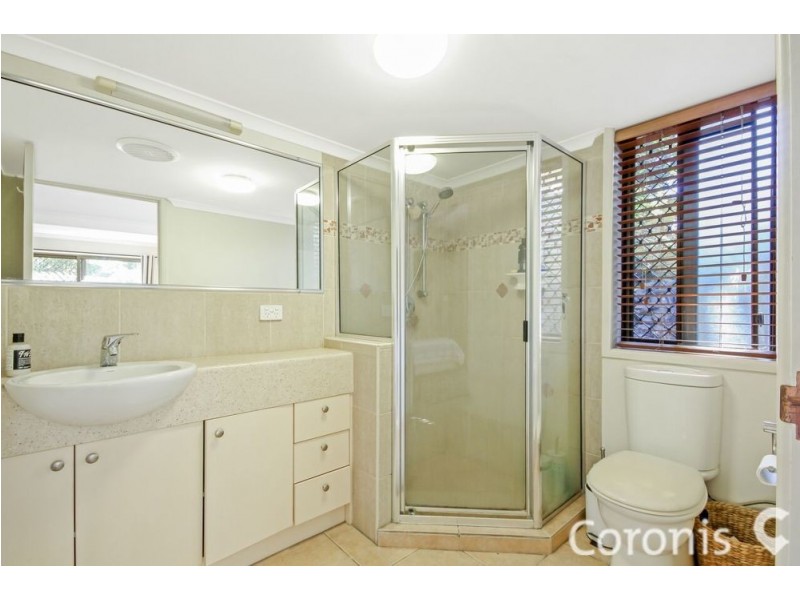 15 Chantilly Street, Chapel Hill QLD 4069