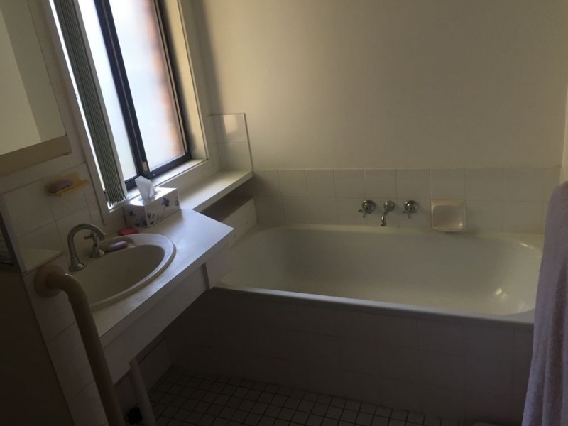 11 Chatburn Street, Chapel Hill QLD 4069