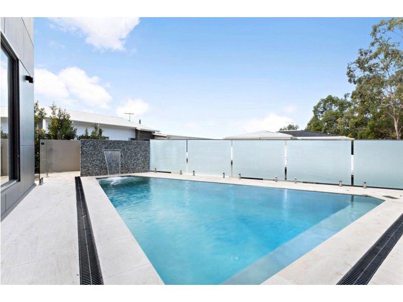 50 Ruth Miller Close, Fig Tree Pocket QLD 4069