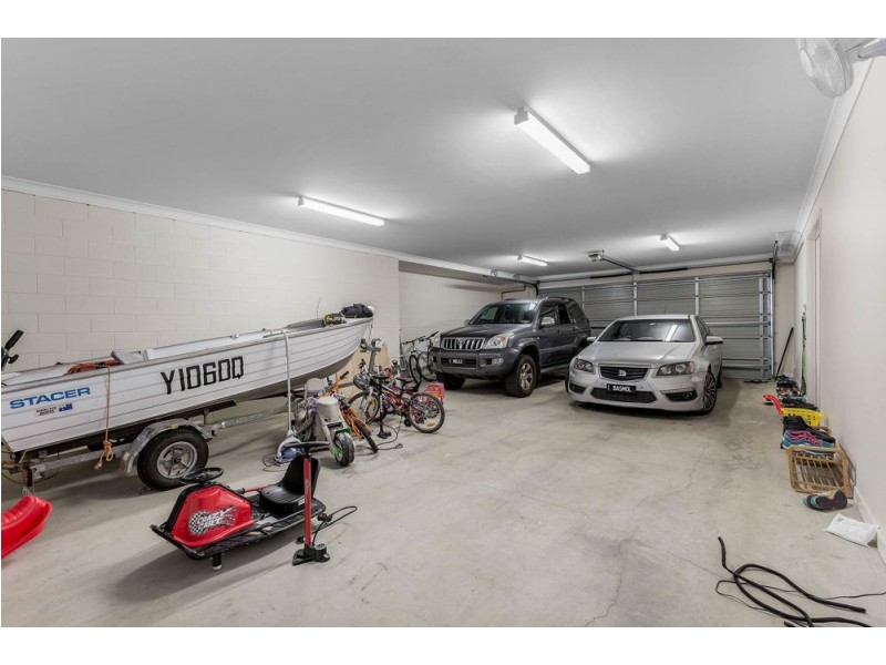 50 Ruth Miller Close, Fig Tree Pocket QLD 4069