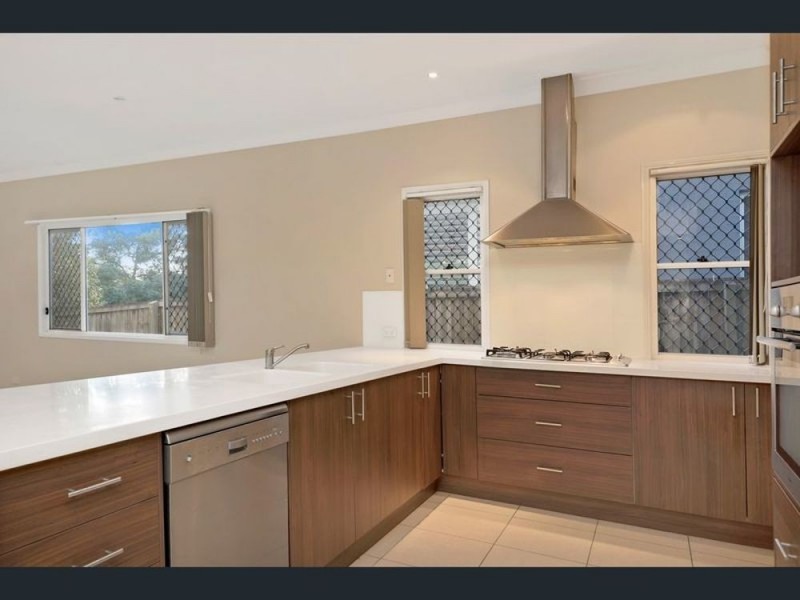 17 Usher Street, Indooroopilly QLD 4068