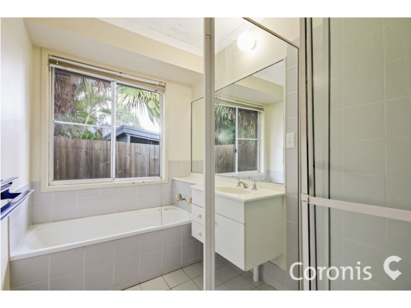 31 Tillbrook Street, Chapel Hill QLD 4069