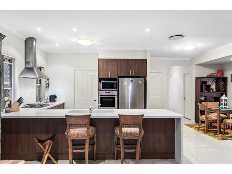 17 Usher Street, Indooroopilly QLD 4068