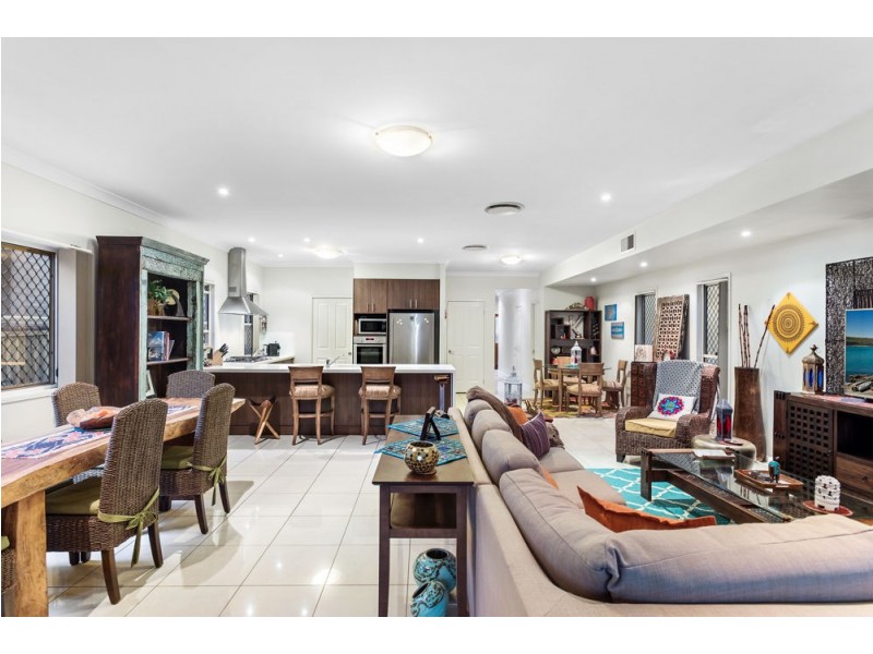 17 Usher Street, Indooroopilly QLD 4068