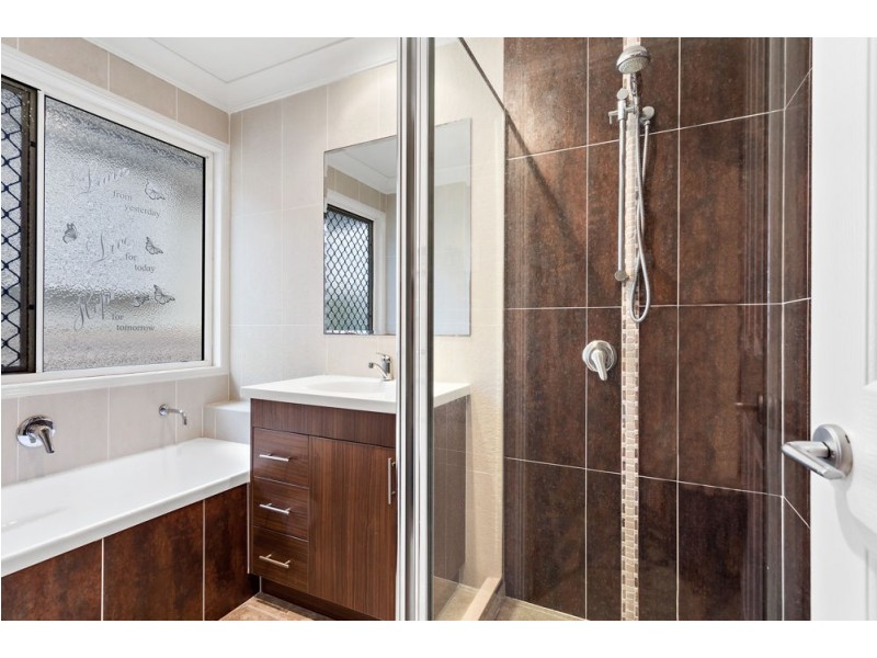 17 Usher Street, Indooroopilly QLD 4068
