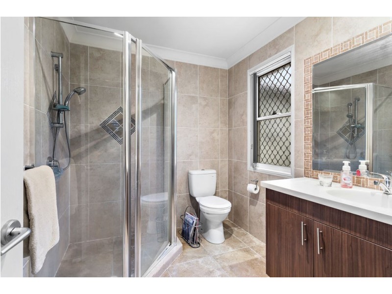 17 Usher Street, Indooroopilly QLD 4068