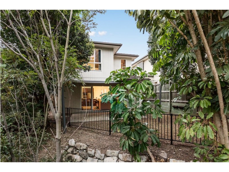 17 Usher Street, Indooroopilly QLD 4068