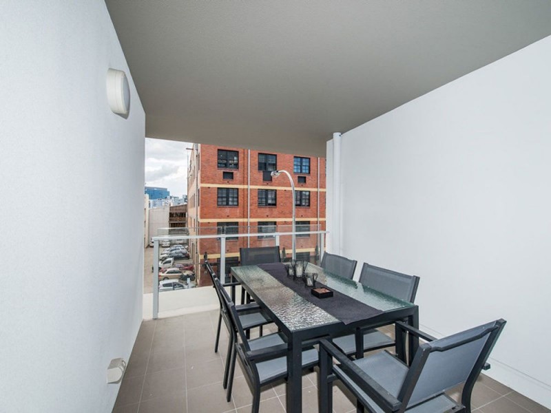 209/113 Commercial Road, Teneriffe QLD 4005