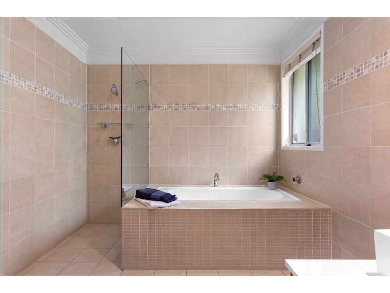 5 Ramada Place, Fig Tree Pocket QLD 4069